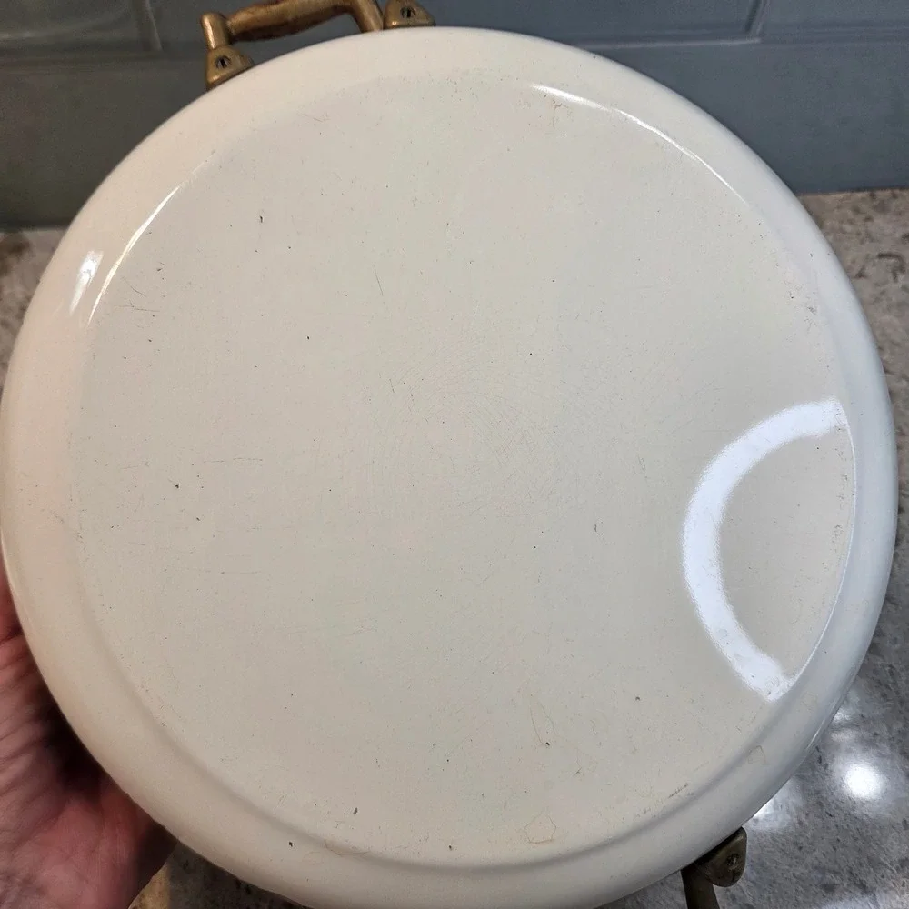 Vintage Cornucopia Enamelware Casserole Dish Lid Round Roaster Bronze Handles